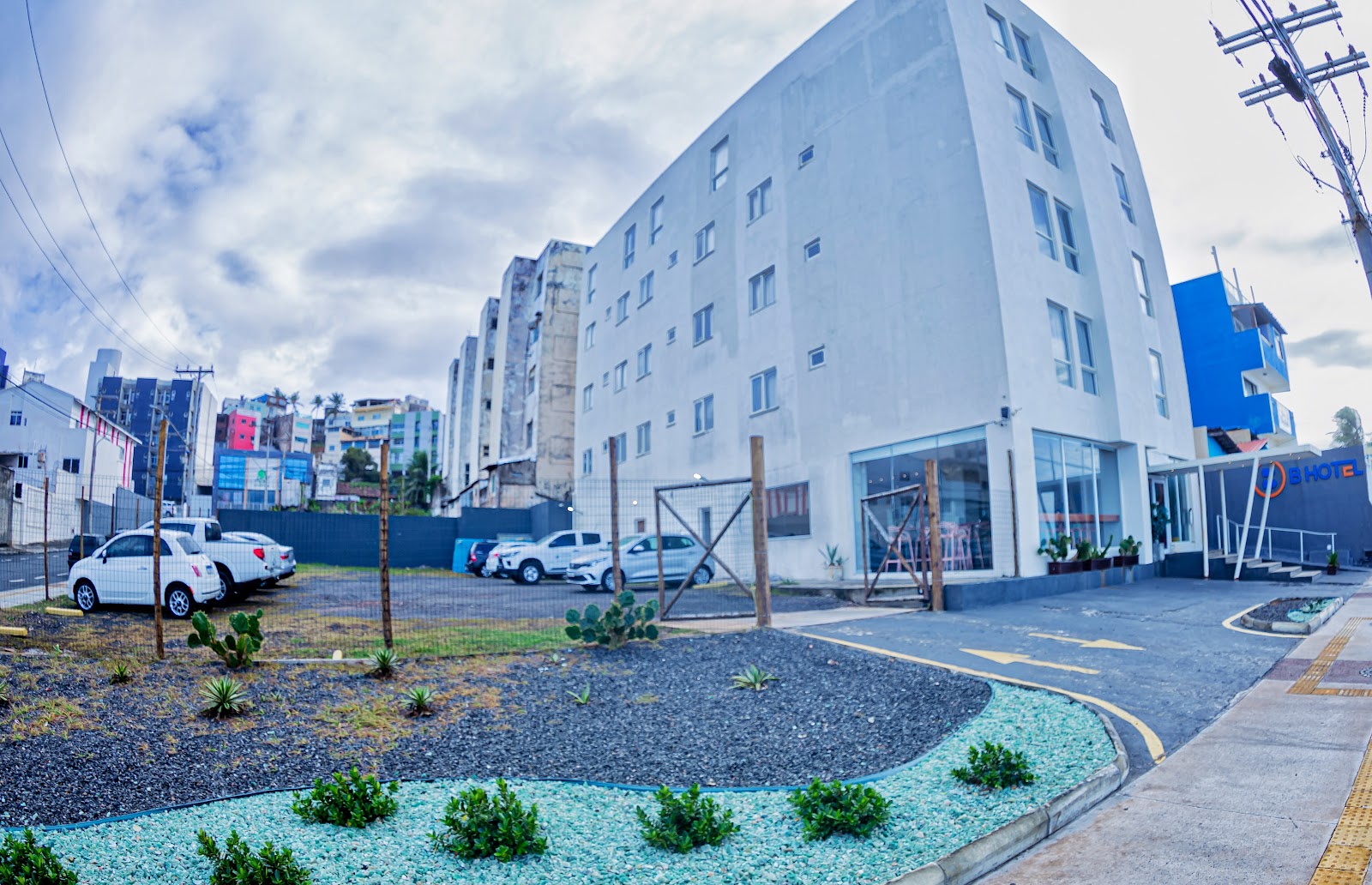 B Hotel